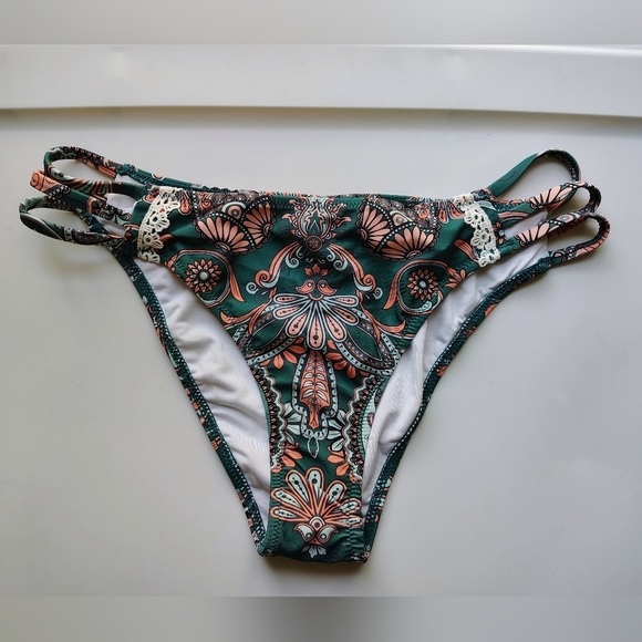NWOT Cupshe Floral Mandala Strappy Bikini Bottom - Green Full Stretch sz M. - Picture 11 of 12